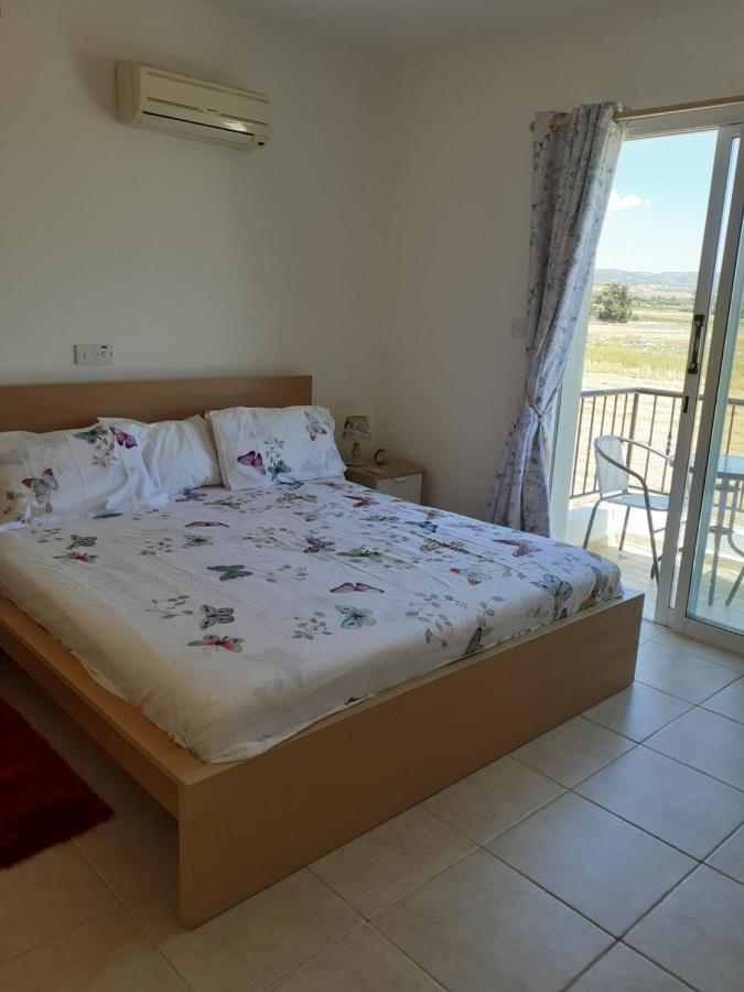 Villa Beautiful 2-Bed House In Mandriá Exterior foto